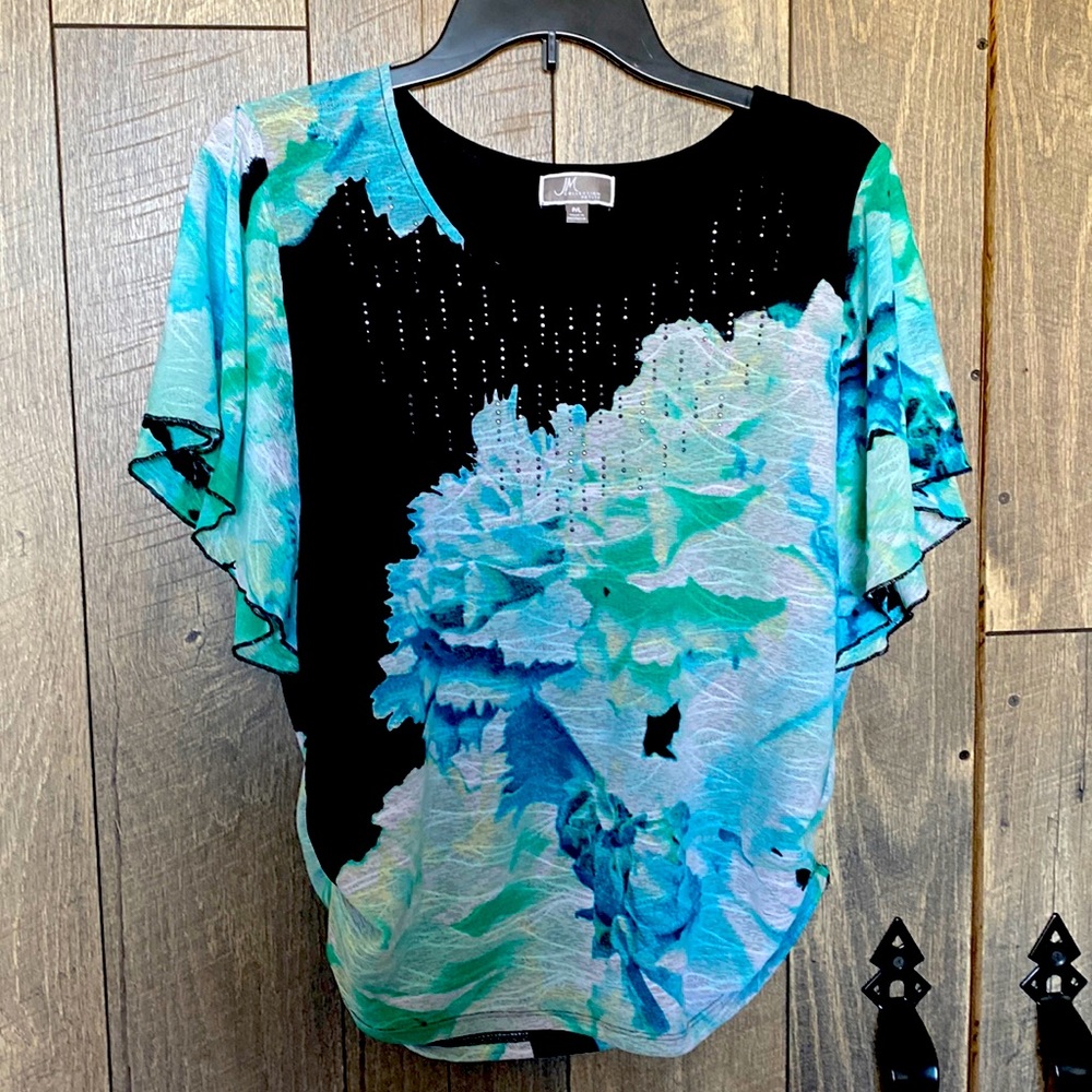 JMCollection Woman’s Top/Blouse. Size Petite Large.